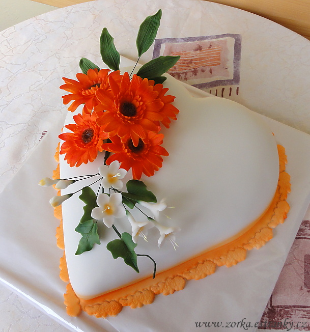 78-6. Svatební dort s převisem oranž. gerber