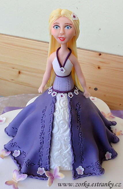 78-2. Dort Barbie na dortu