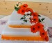 78-1. Svatební dort s převisem oranž. gerber